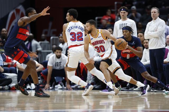 NBA向马刺做出两个补偿！肖华亲自约见文班亚马，并且安抚情绪